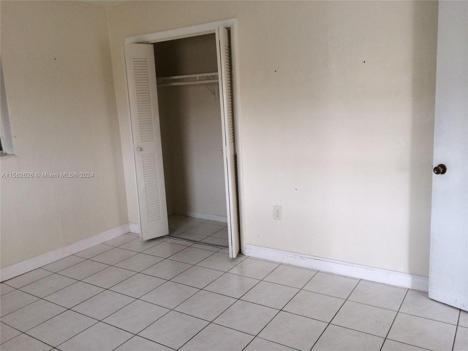 Recently Rented: $1,900 (1 beds, 1 baths, 610 Square Feet)