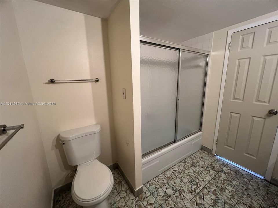 待售: $325,000 (2 贝兹, 2 浴室, 1259 平方英尺)