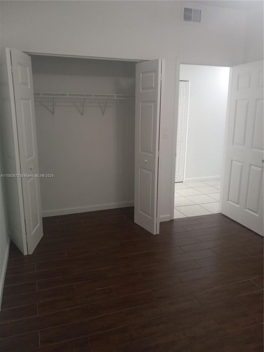 For Rent: $2,800 (3 beds, 2 baths, 1400 Square Feet)