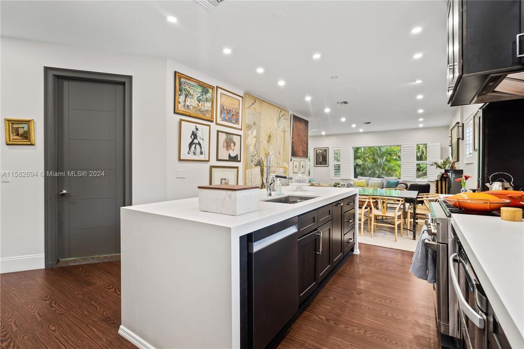 For Sale: $1,625,000 (4 beds, 2 baths, 2274 Square Feet)