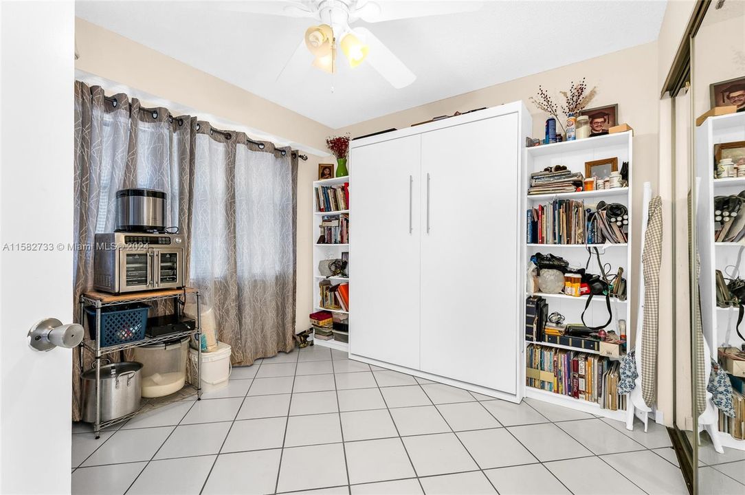 For Sale: $310,000 (2 beds, 2 baths, 1082 Square Feet)