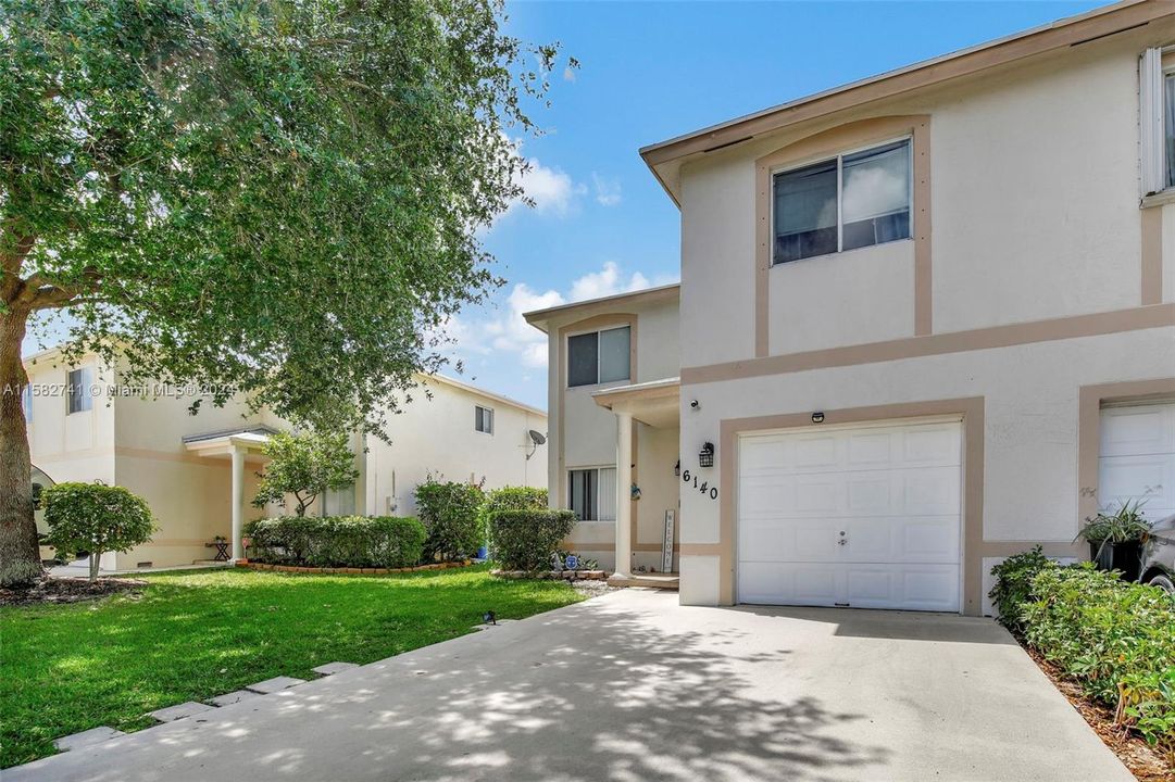 Active With Contract: $465,000 (4 beds, 3 baths, 2024 Square Feet)