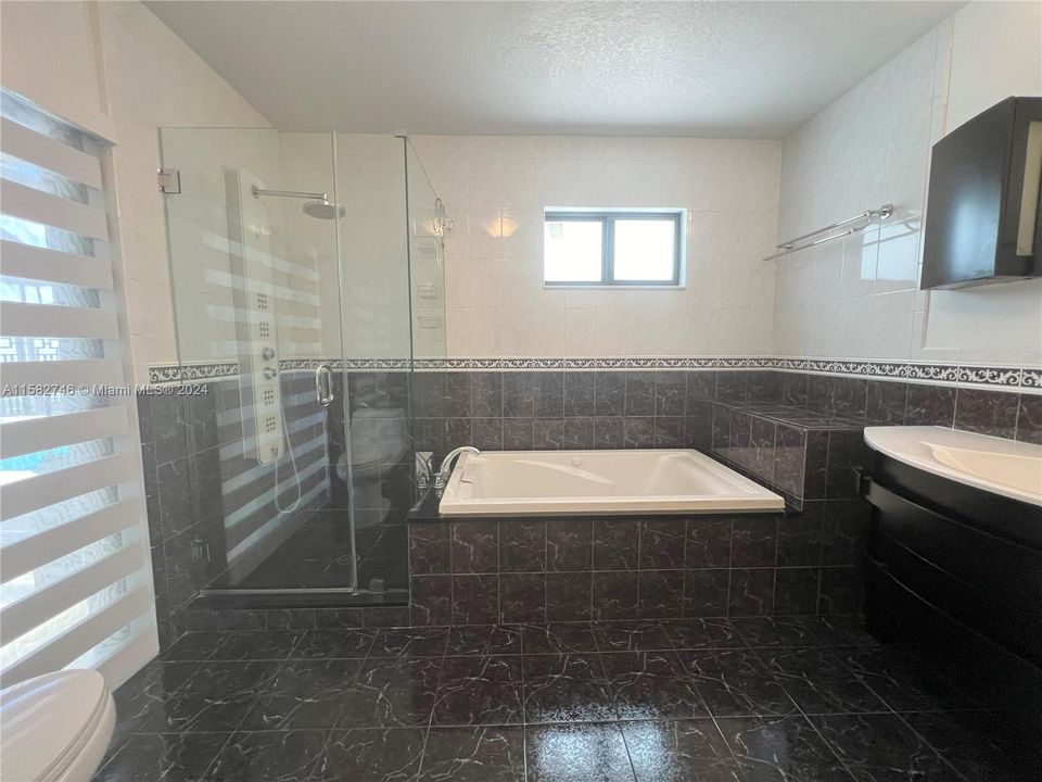 最近租的: $6,950 (4 贝兹, 2 浴室, 2514 平方英尺)