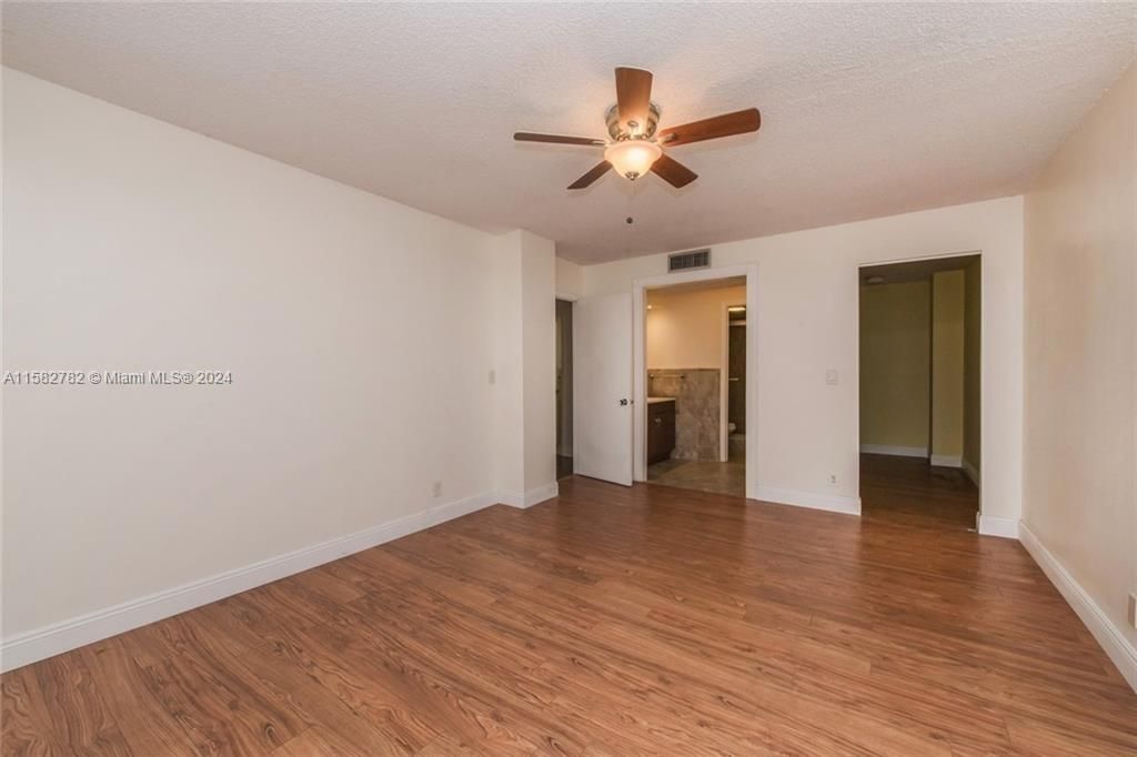 For Rent: $3,450 (3 beds, 3 baths, 1355 Square Feet)