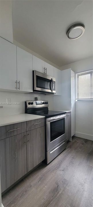 For Rent: $2,500 (2 beds, 1 baths, 865 Square Feet)