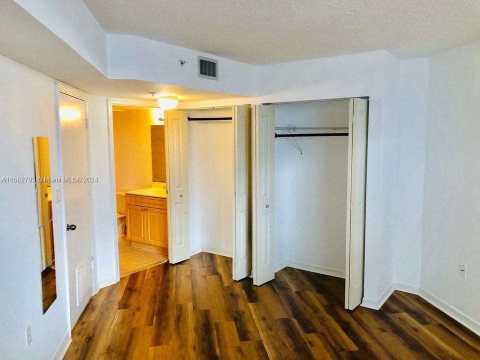 For Rent: $2,750 (3 beds, 2 baths, 1032 Square Feet)