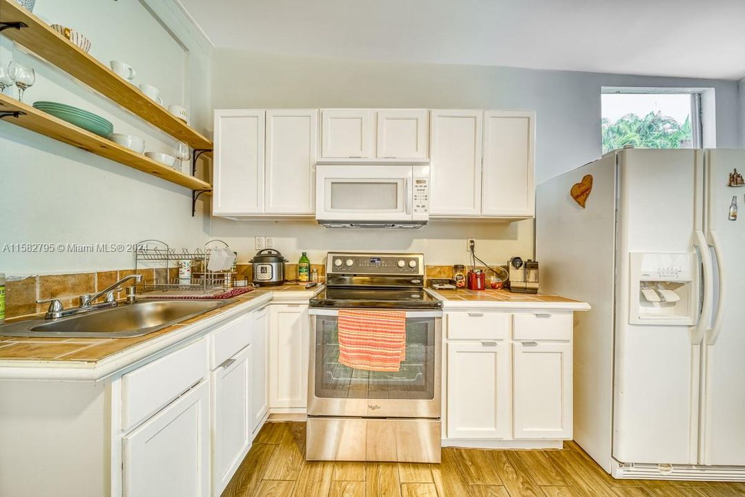 2nd living room & kitchen