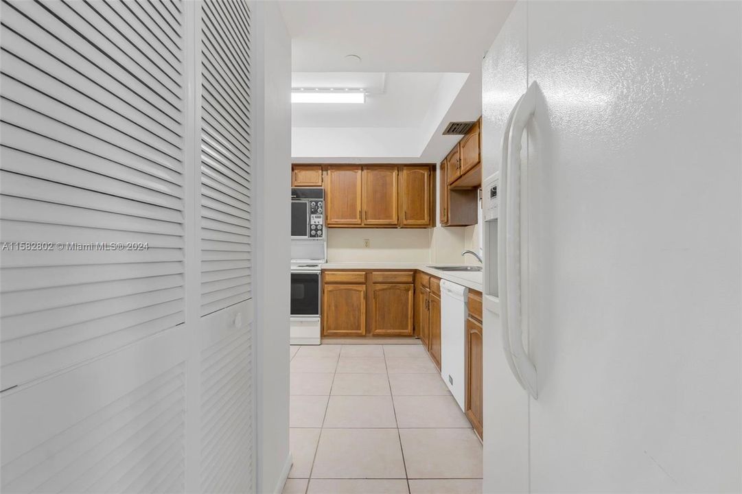 Active With Contract: $259,900 (1 beds, 1 baths, 0 Square Feet)