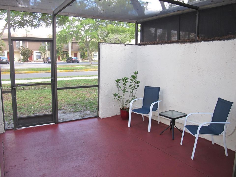 For Sale: $369,000 (2 beds, 2 baths, 1214 Square Feet)