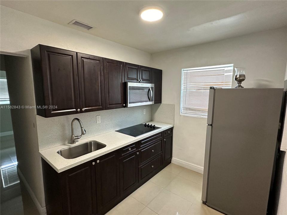 For Rent: $4,000 (4 beds, 2 baths, 1248 Square Feet)