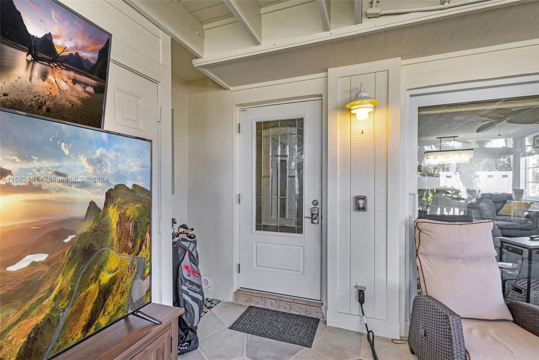 For Sale: $549,900 (2 beds, 2 baths, 1250 Square Feet)