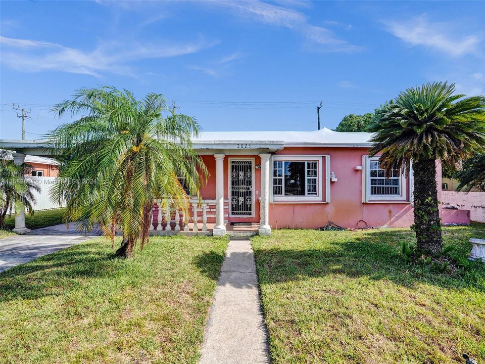 For Sale: $399,900 (3 beds, 2 baths, 1611 Square Feet)