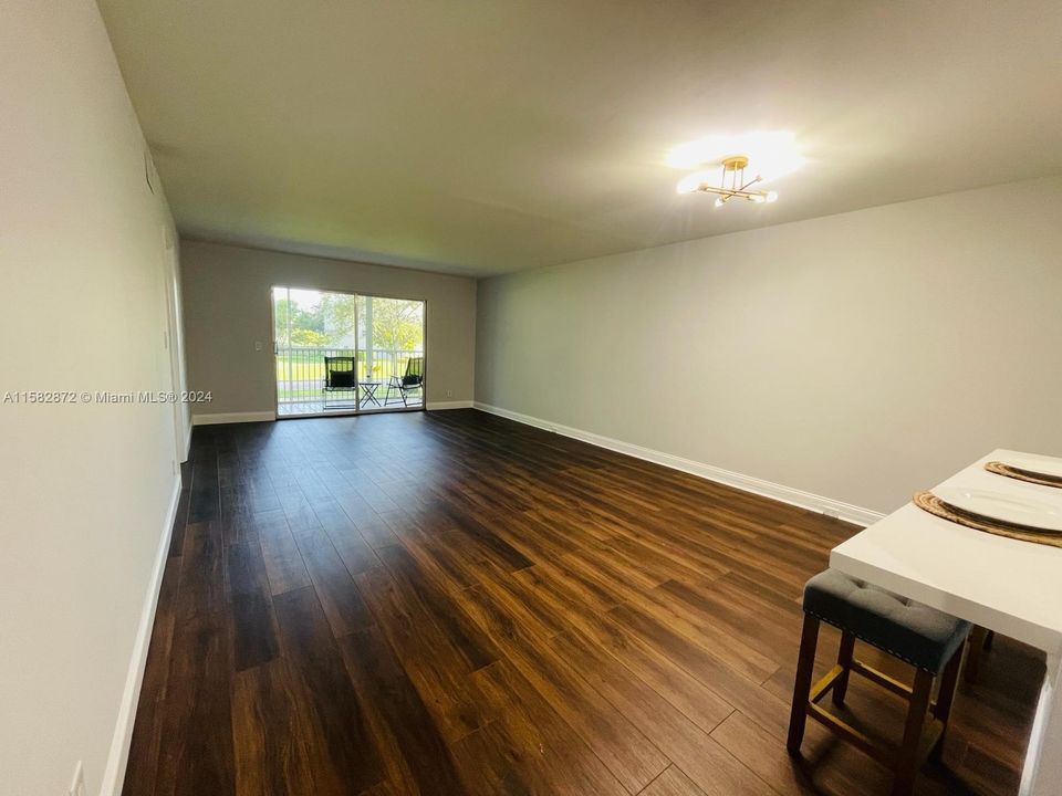 For Rent: $2,700 (2 beds, 2 baths, 1192 Square Feet)