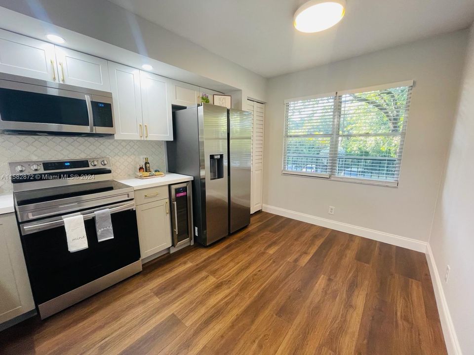 For Rent: $2,700 (2 beds, 2 baths, 1192 Square Feet)
