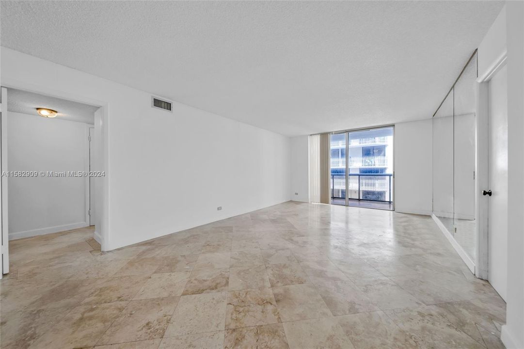 For Rent: $3,100 (2 beds, 2 baths, 1271 Square Feet)
