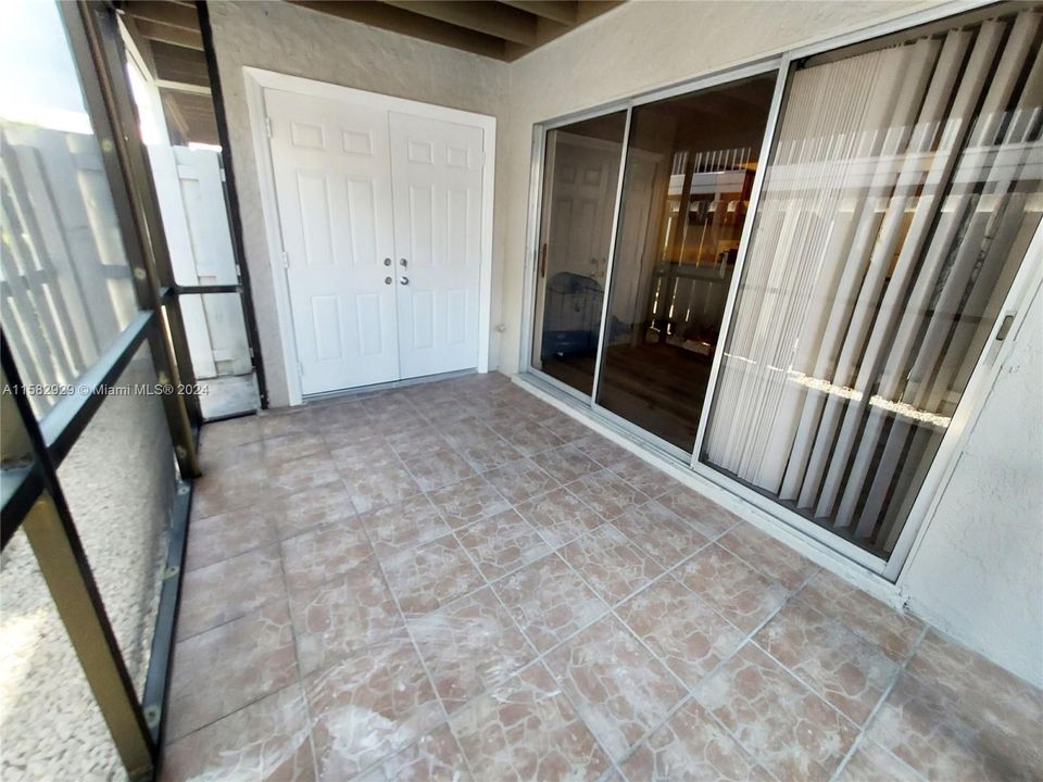 Recently Sold: $89,888 (1 beds, 1 baths, 714 Square Feet)