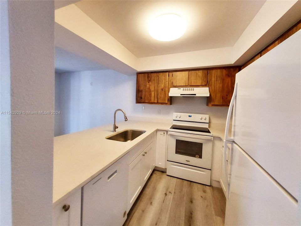 Recently Sold: $89,888 (1 beds, 1 baths, 714 Square Feet)