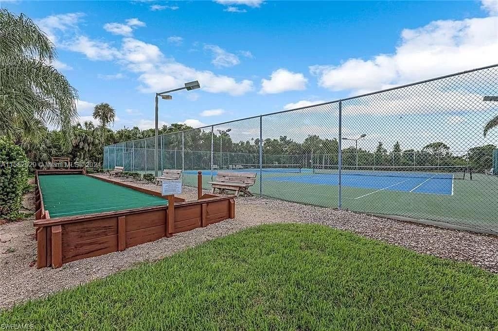 Recently Sold: $89,888 (1 beds, 1 baths, 714 Square Feet)