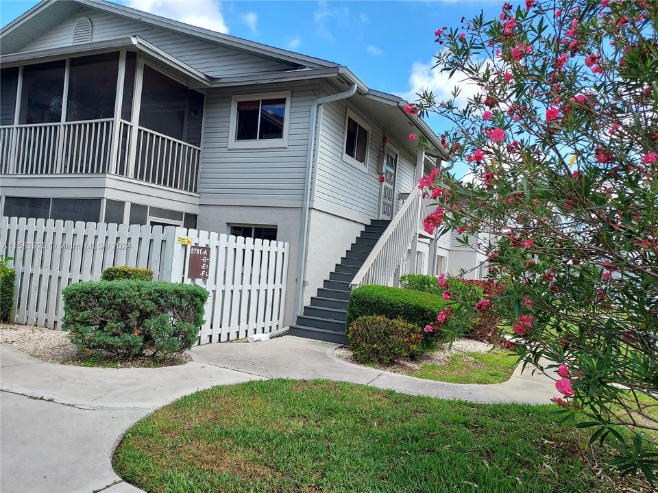 Recently Sold: $89,888 (1 beds, 1 baths, 714 Square Feet)