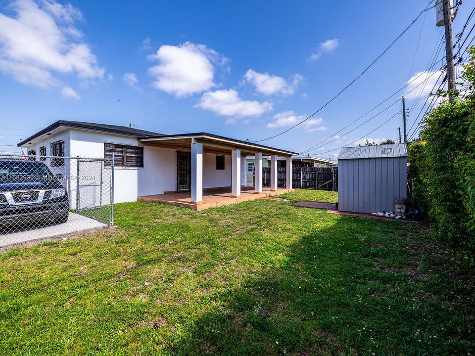 Active With Contract: $550,000 (3 beds, 2 baths, 1155 Square Feet)