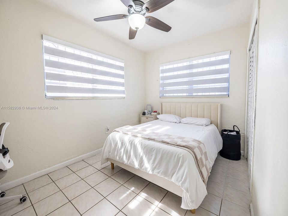 Recently Sold: $550,000 (3 beds, 2 baths, 1155 Square Feet)