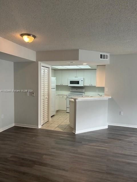 For Rent: $1,950 (2 beds, 2 baths, 1026 Square Feet)