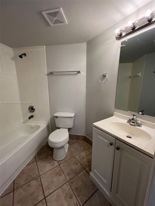最近租的: $1,950 (2 贝兹, 2 浴室, 1026 平方英尺)