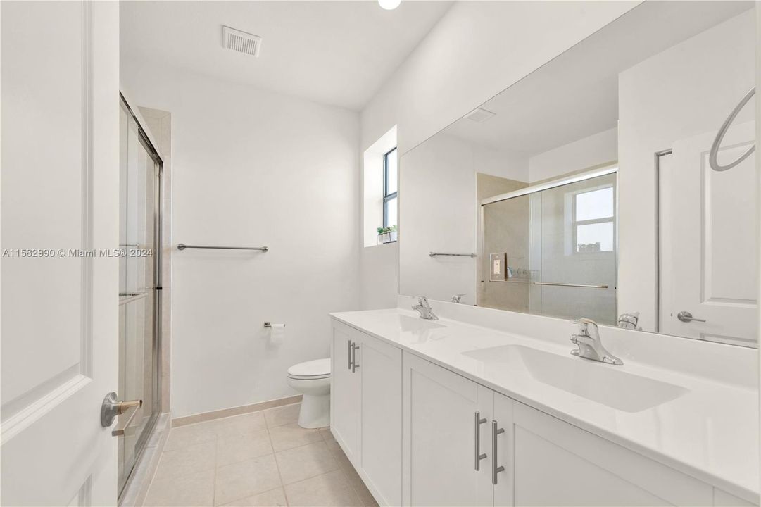 For Sale: $479,900 (3 beds, 2 baths, 1374 Square Feet)