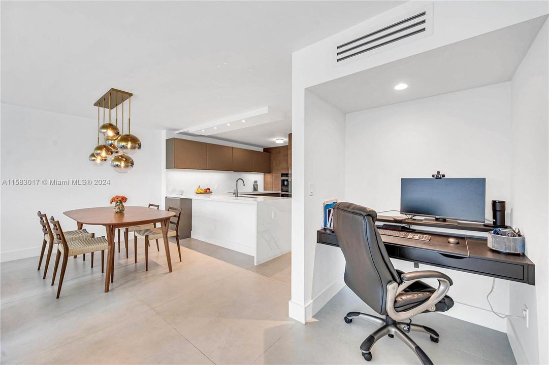 Recently Rented: $4,999 (1 beds, 1 baths, 1027 Square Feet)