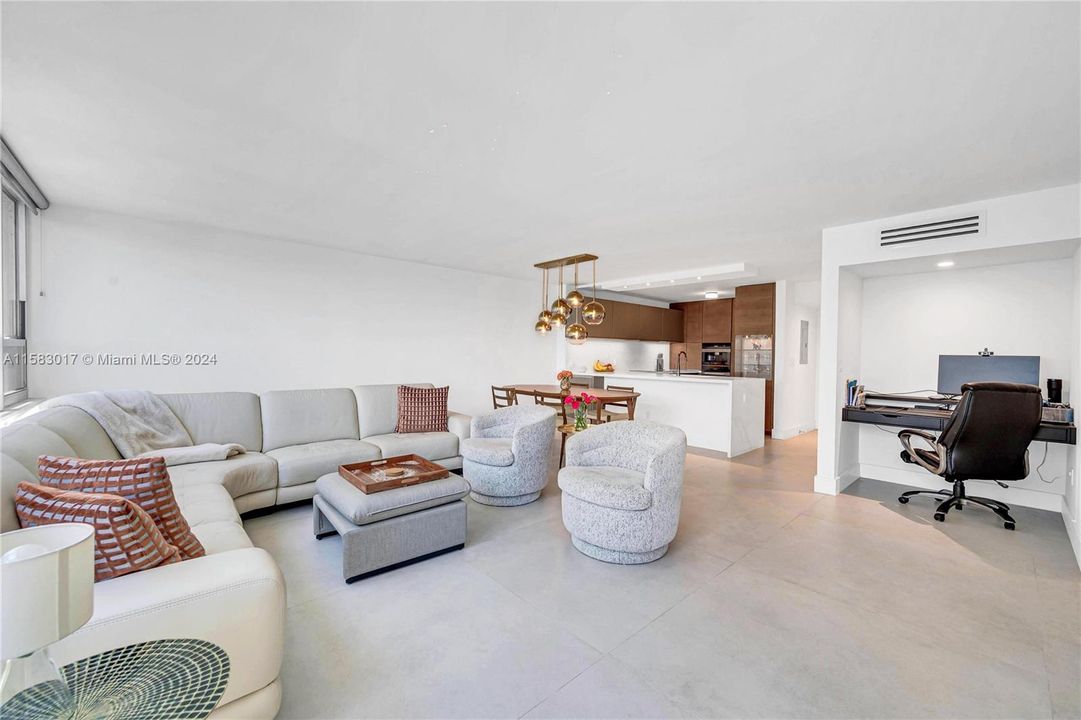 Recently Rented: $4,999 (1 beds, 1 baths, 1027 Square Feet)