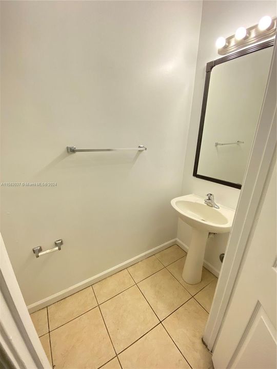 1/2 bathroom 1st floor