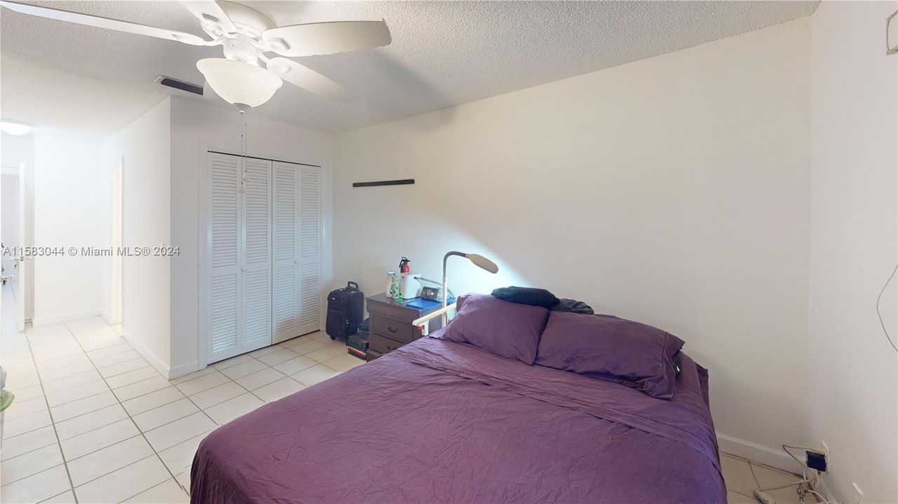 For Sale: $259,900 (2 beds, 2 baths, 960 Square Feet)