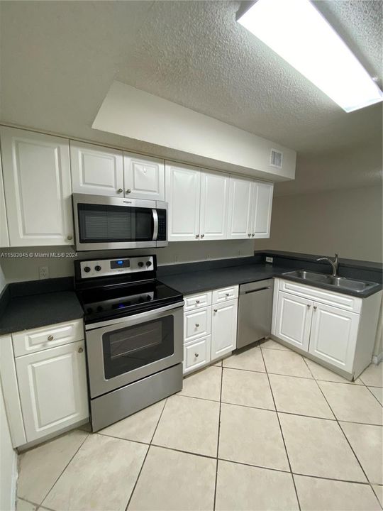 For Rent: $1,850 (1 beds, 1 baths, 793 Square Feet)