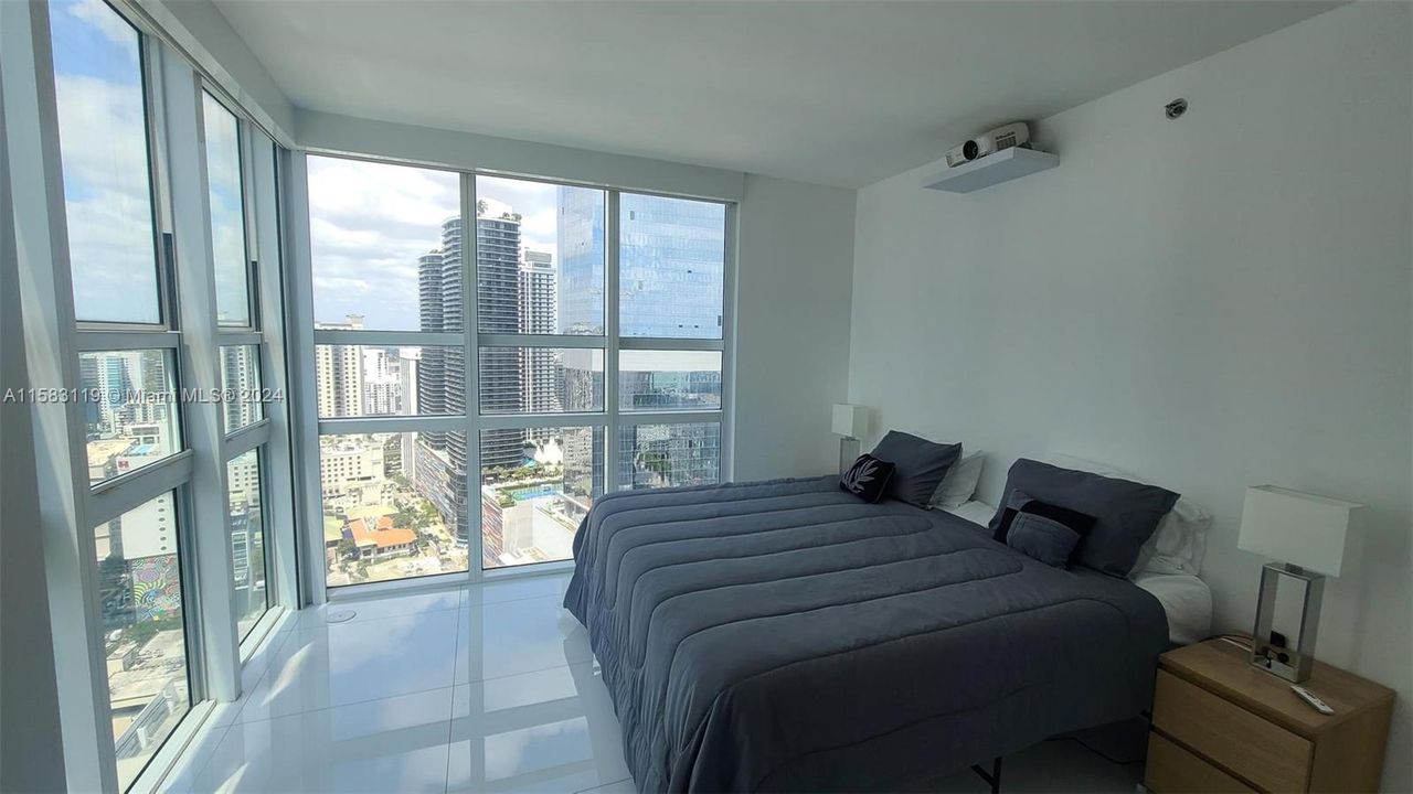 For Sale: $595,000 (1 beds, 1 baths, 774 Square Feet)