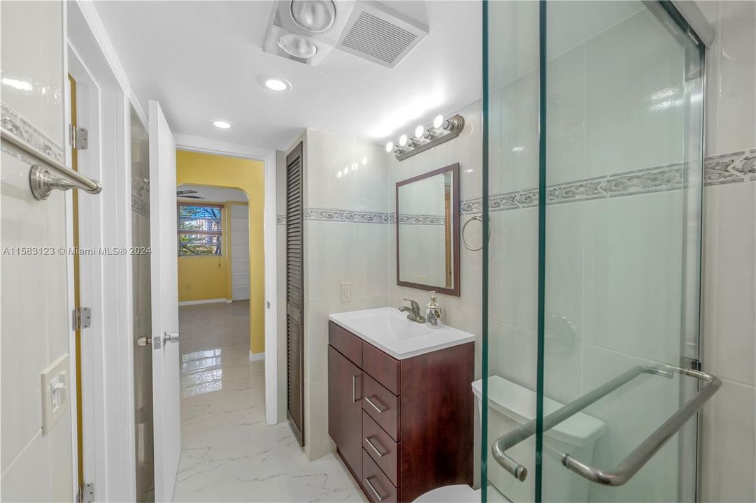 待售: $249,000 (1 贝兹, 1 浴室, 768 平方英尺)