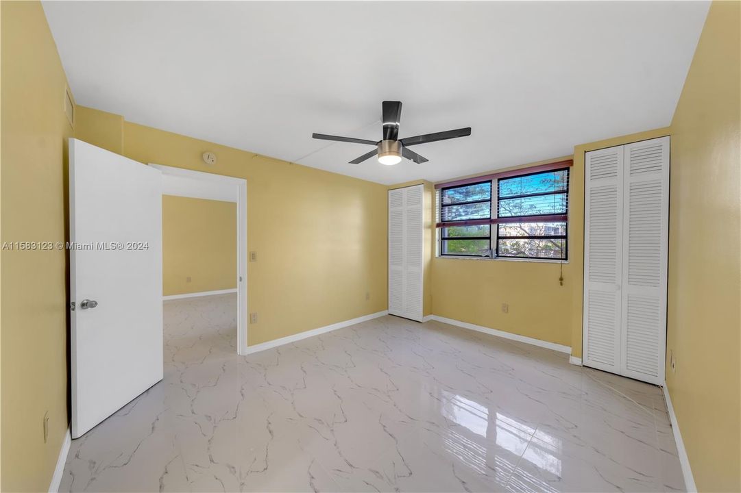 For Sale: $249,000 (1 beds, 1 baths, 768 Square Feet)