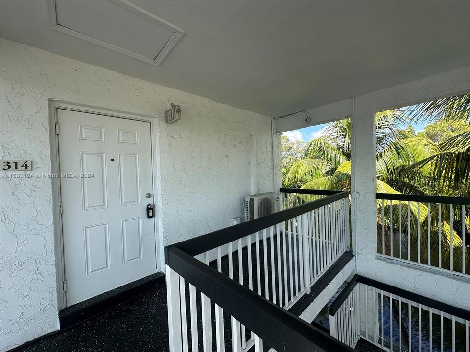 Active With Contract: $1,595 (0 beds, 1 baths, 0 Square Feet)