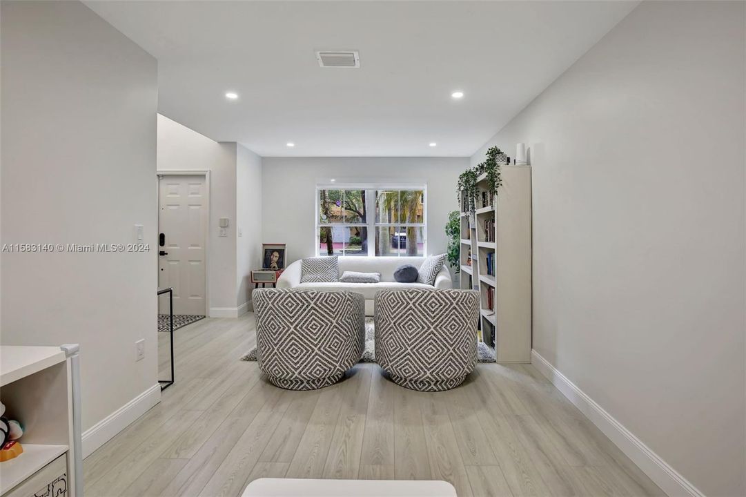 Active With Contract: $499,000 (3 beds, 2 baths, 1679 Square Feet)