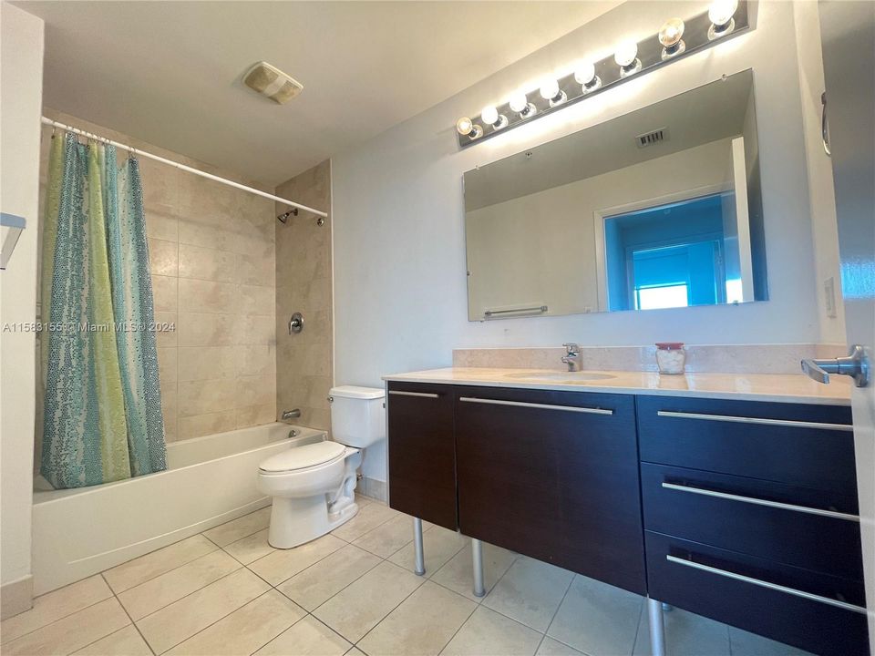For Sale: $660,000 (2 beds, 2 baths, 1180 Square Feet)