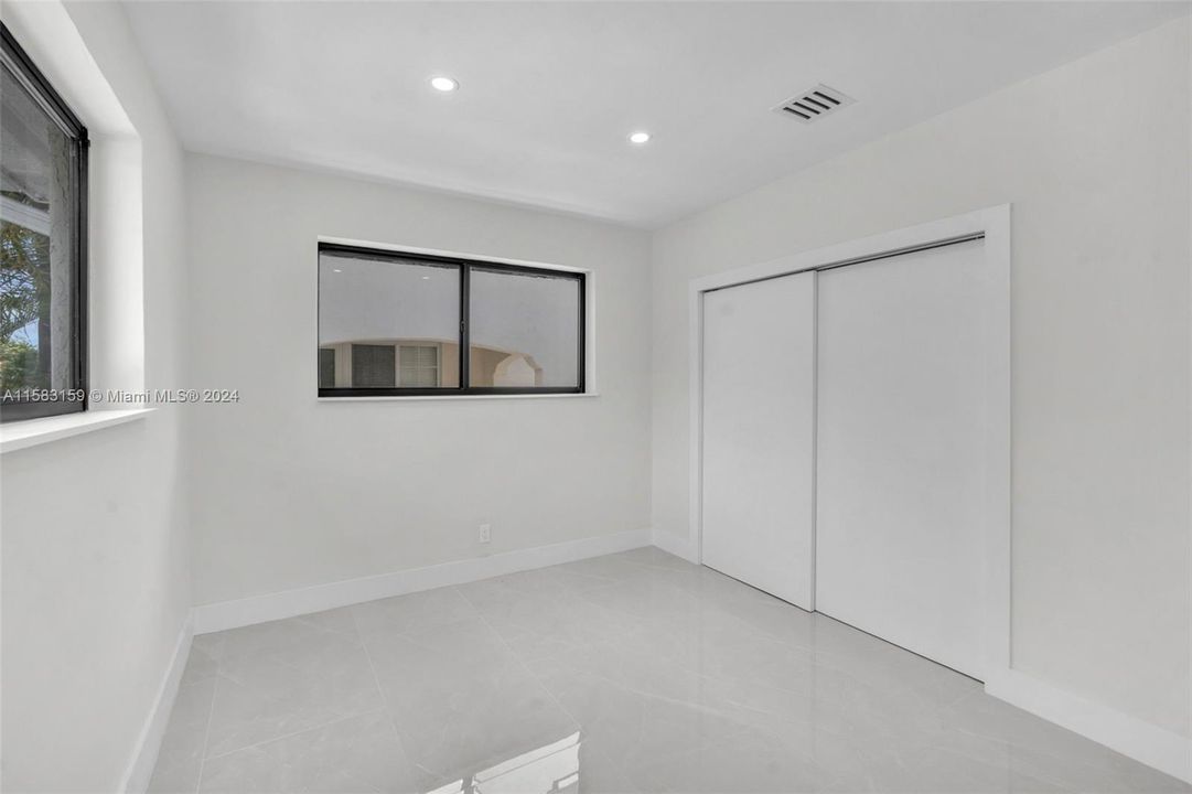 Recently Rented: $4,800 (5 beds, 4 baths, 2349 Square Feet)