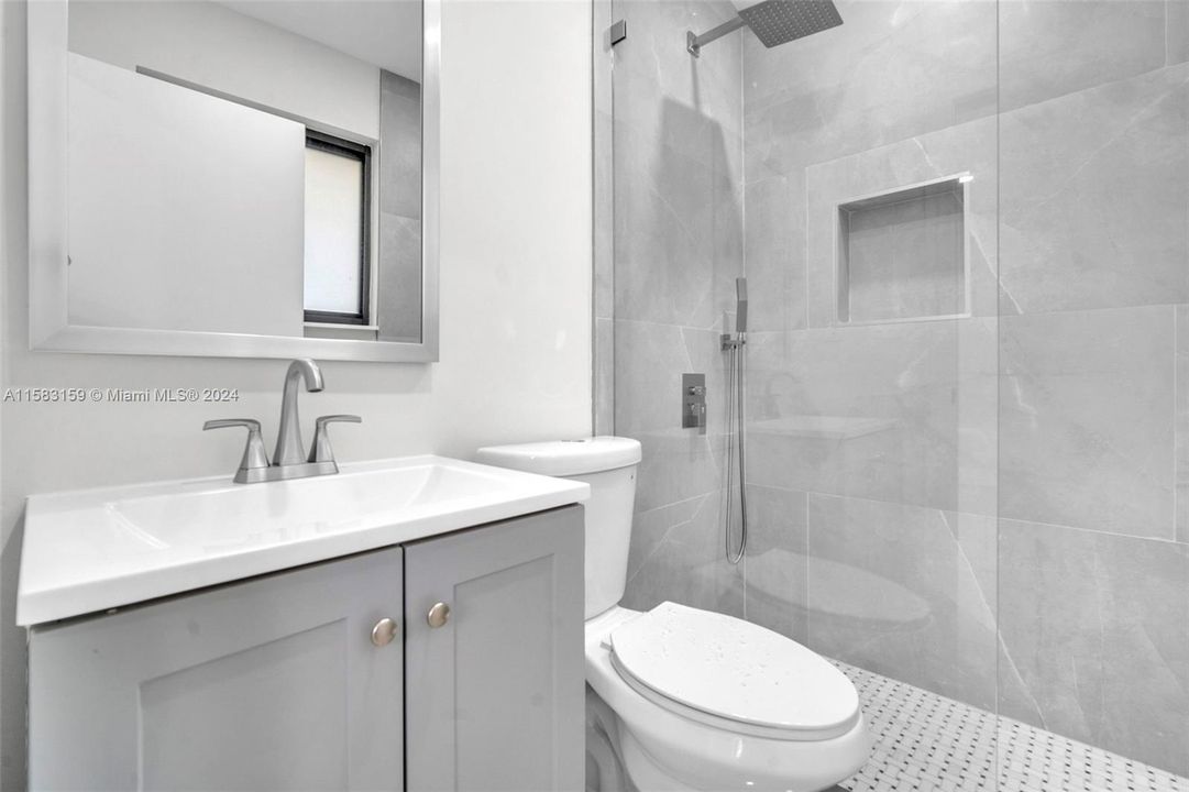 Recently Rented: $4,800 (5 beds, 4 baths, 2349 Square Feet)