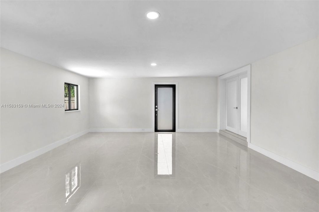 Recently Rented: $4,800 (5 beds, 4 baths, 2349 Square Feet)