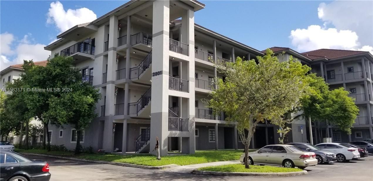 Active With Contract: $2,500 (3 beds, 2 baths, 1338 Square Feet)