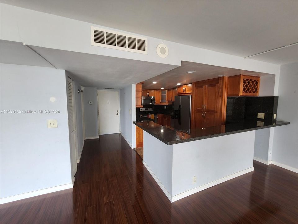For Rent: $6,800 (3 beds, 2 baths, 2128 Square Feet)