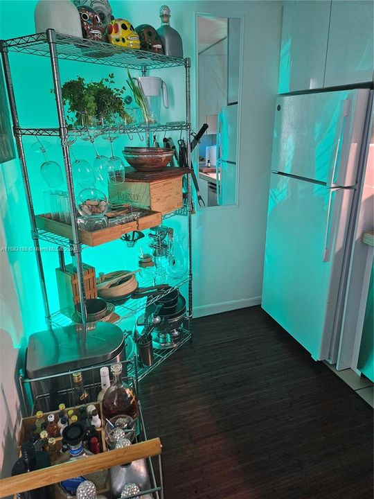 Recently Sold: $345,000 (1 beds, 1 baths, 720 Square Feet)