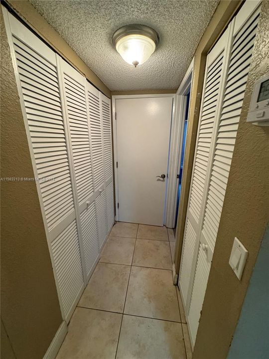 For Rent: $2,000 (2 beds, 2 baths, 904 Square Feet)