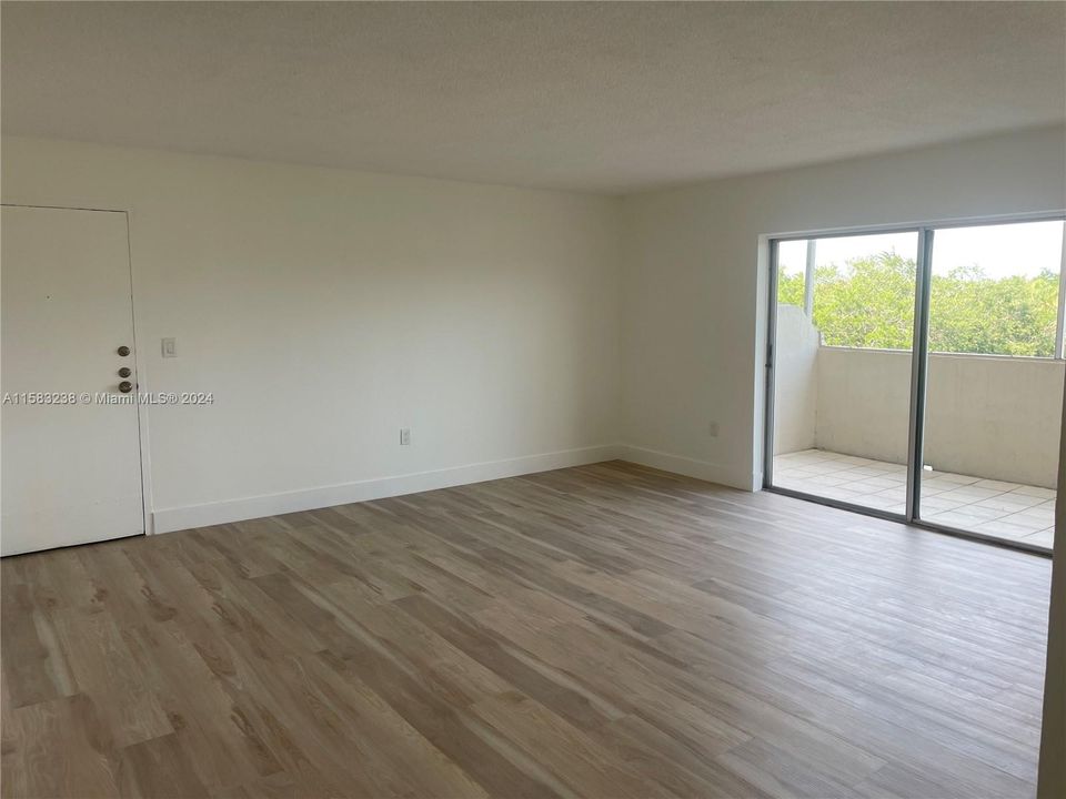 For Rent: $3,600 (3 beds, 2 baths, 1336 Square Feet)