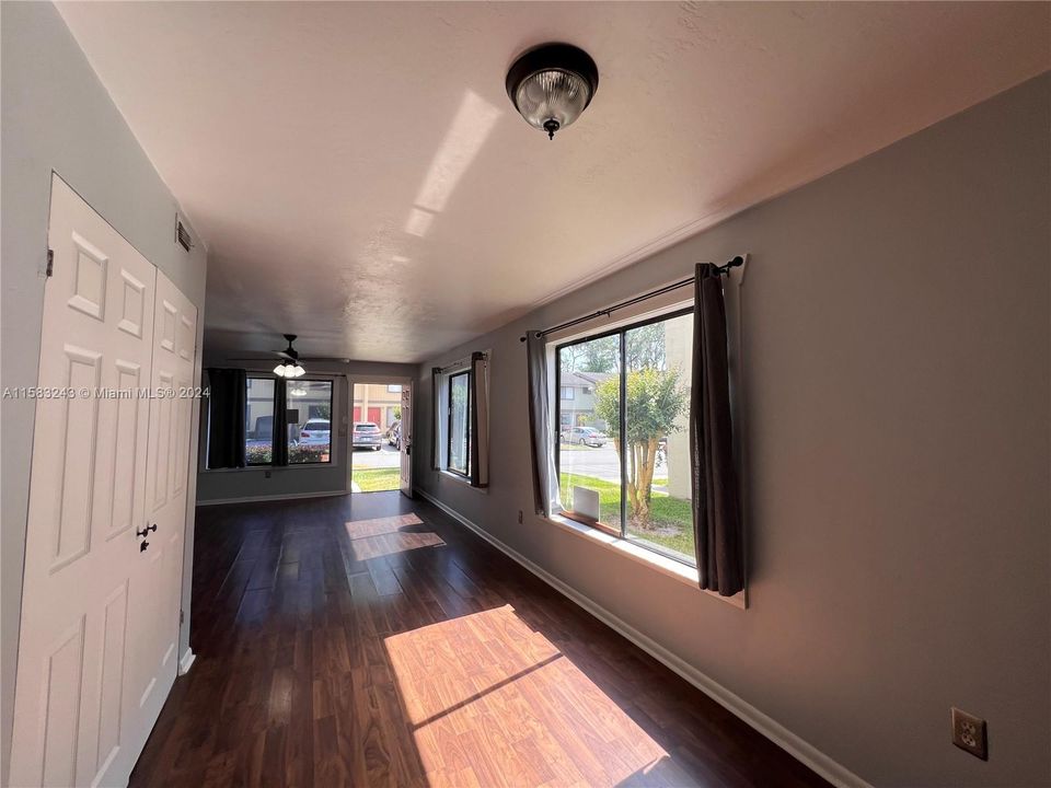 Recently Sold: $171,900 (2 beds, 2 baths, 1133 Square Feet)