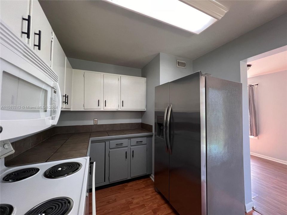 Recently Sold: $171,900 (2 beds, 2 baths, 1133 Square Feet)