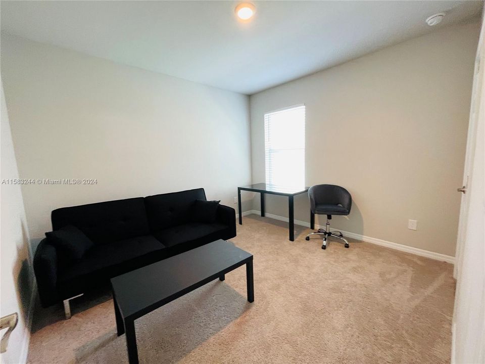 For Rent: $2,300 (3 beds, 2 baths, 1671 Square Feet)